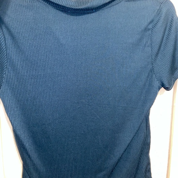 Blue top - Picture 2 of 2